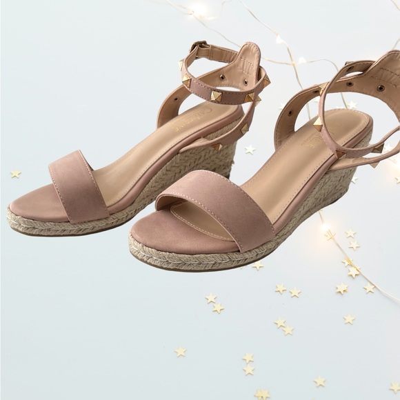 Catherine Malandrino Light Pink Wedge Sandals - Picture 2 of 15